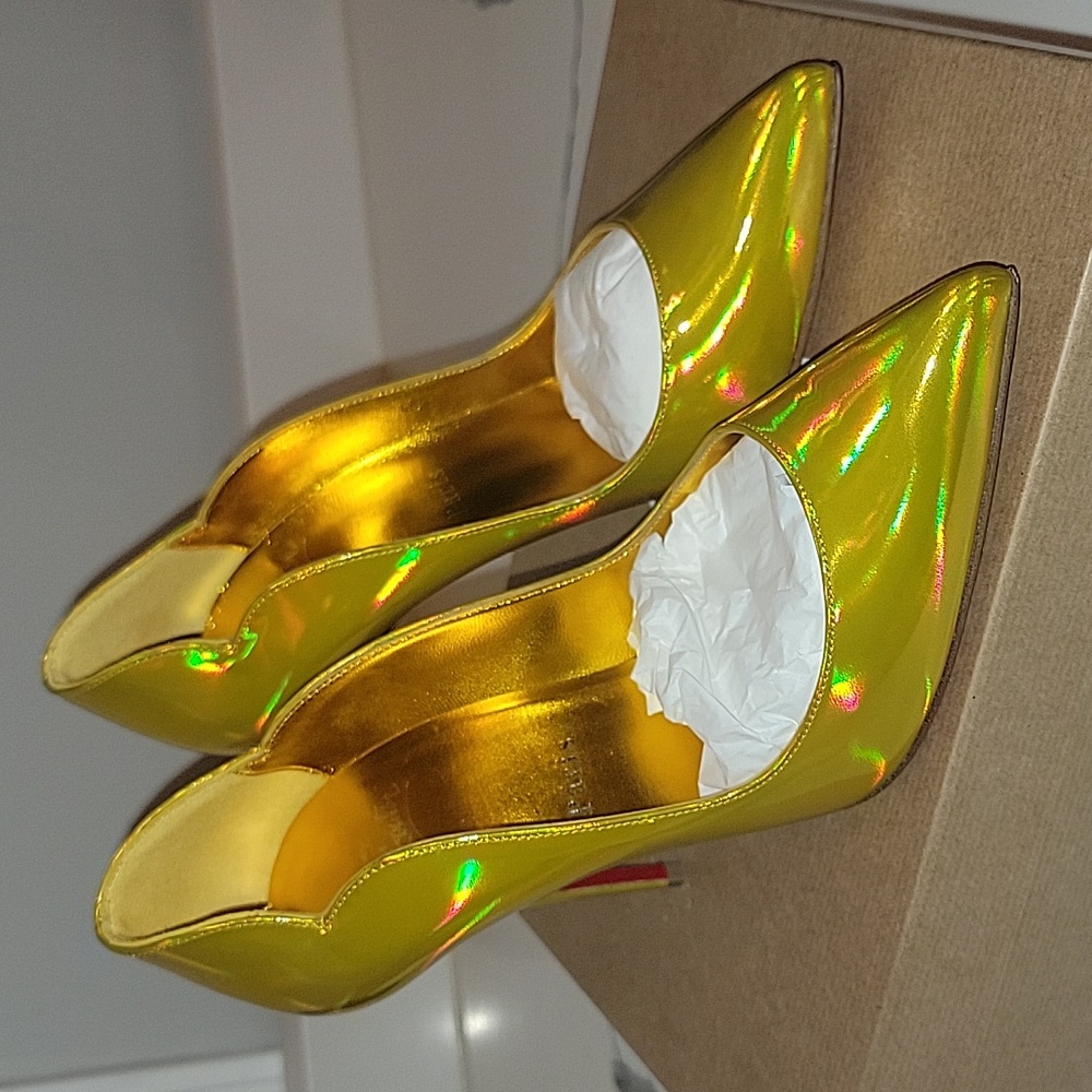 Christian louboutin hot chick